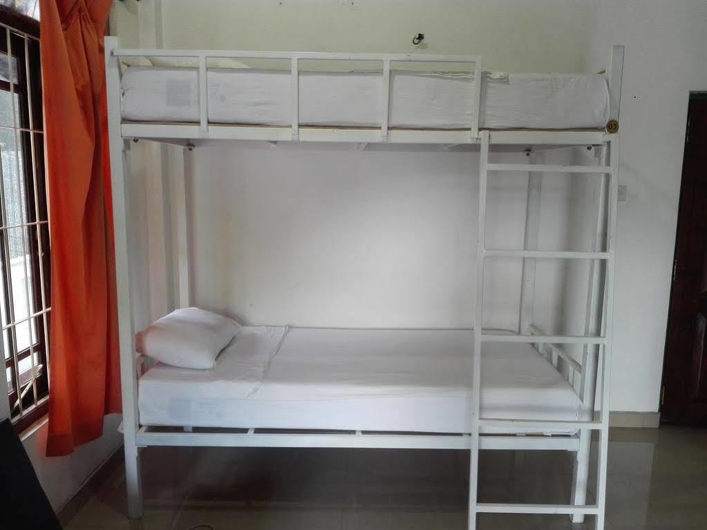 City Capital Hostel Anurâdhapura Extérieur photo